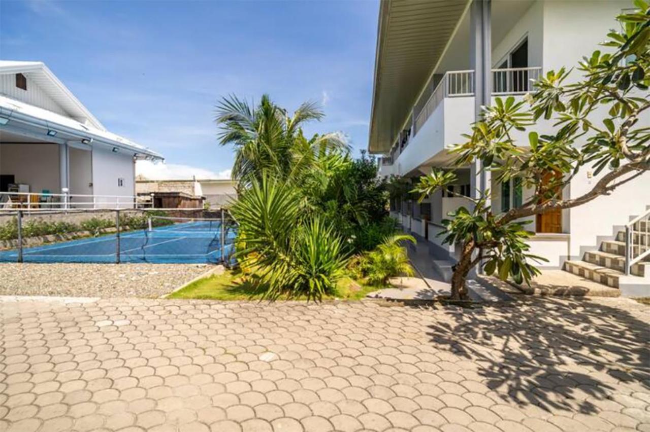 Beyond Island Hotel Moalboal Bagian luar foto