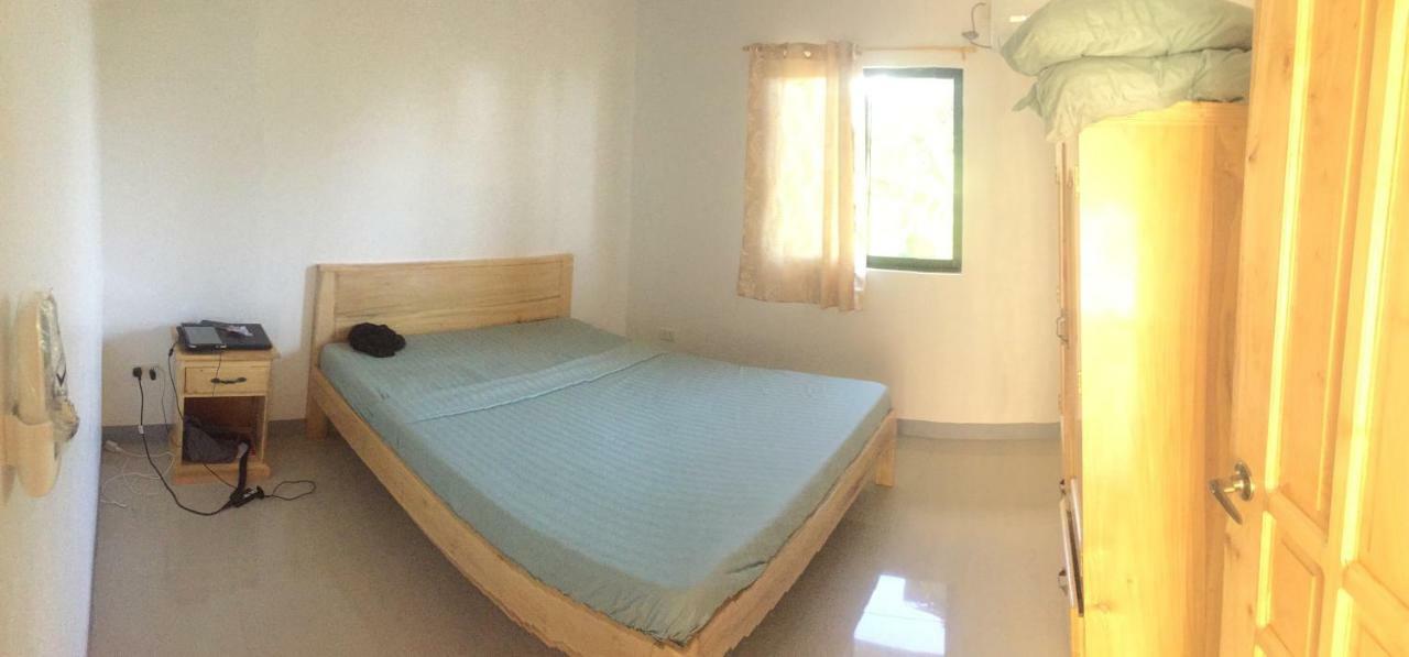 Beyond Island Hotel Moalboal Bagian luar foto